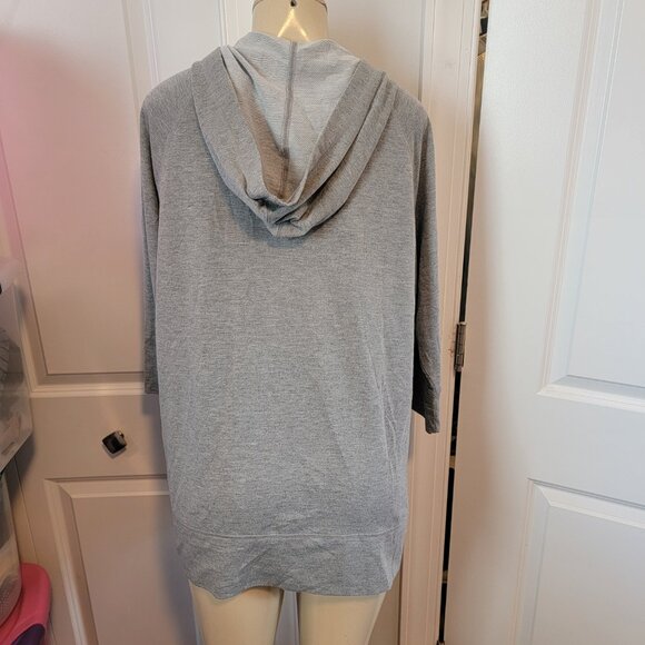 C Active Heathered Gray Knit 3/4 Sleeve Hoodie w/ Button Detail at Hem/Hip - Picture 7 of 11